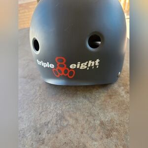 Triple Eight skateboard Helmet xs/s 48 - 54 cm model sk-564 Grey and red